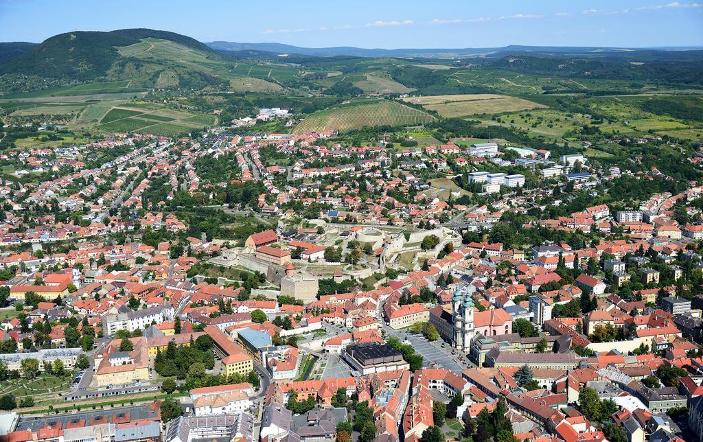 Várkapitány Apartman Eger Exterior foto